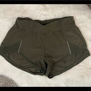 LULULEMON SIZE 4 SHORTS